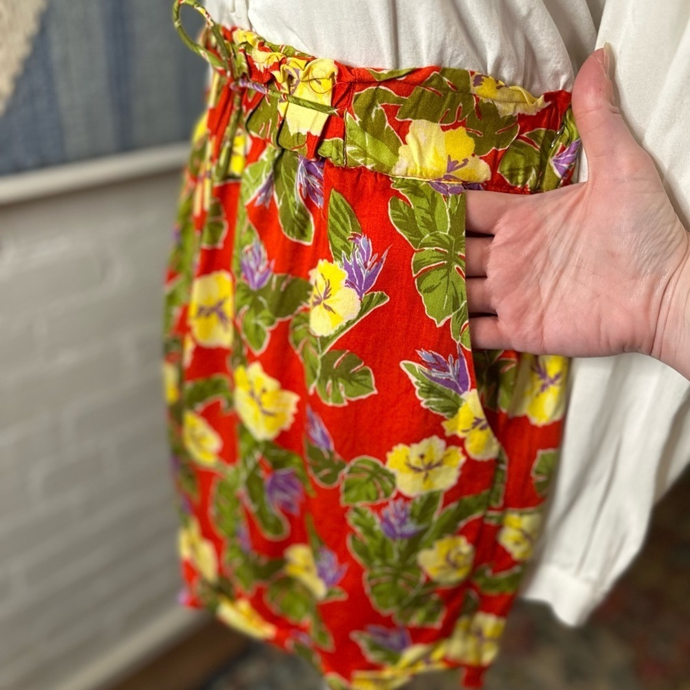 Urban Outfitters Lightweight Red Tropical Floral Shorts - Picture 7 of 12